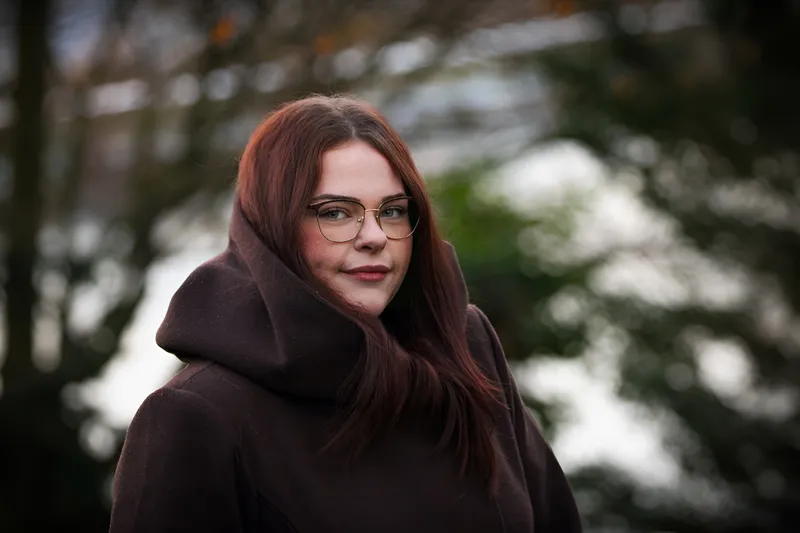 Portrait & Familie: „Celine Porträts am Schloss Agathenburg“, Dezember 2025, Bild 2